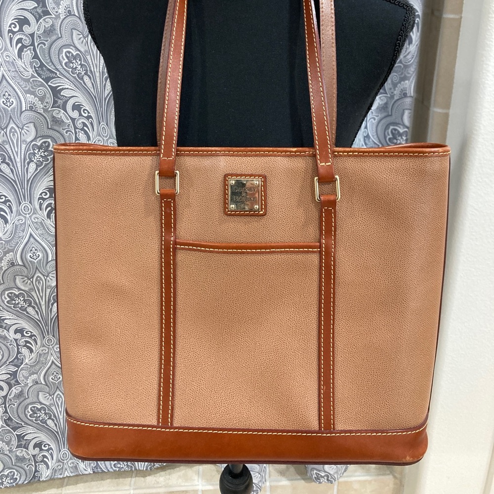 Tan brown Dooney and Burke leather tote - excellent condition
